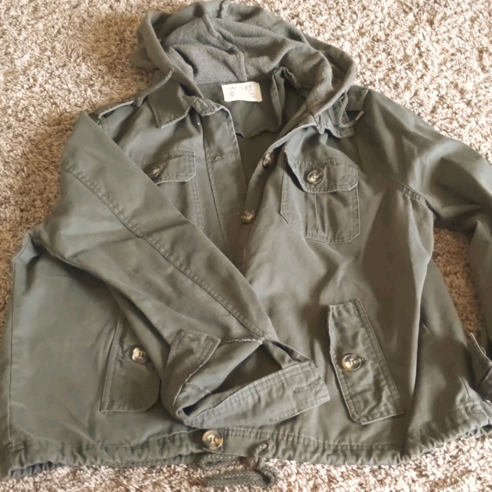 Super cute olive green spring jacket